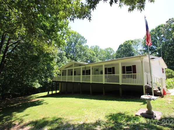 220 Singing Pine Dr, Clover, SC 29710