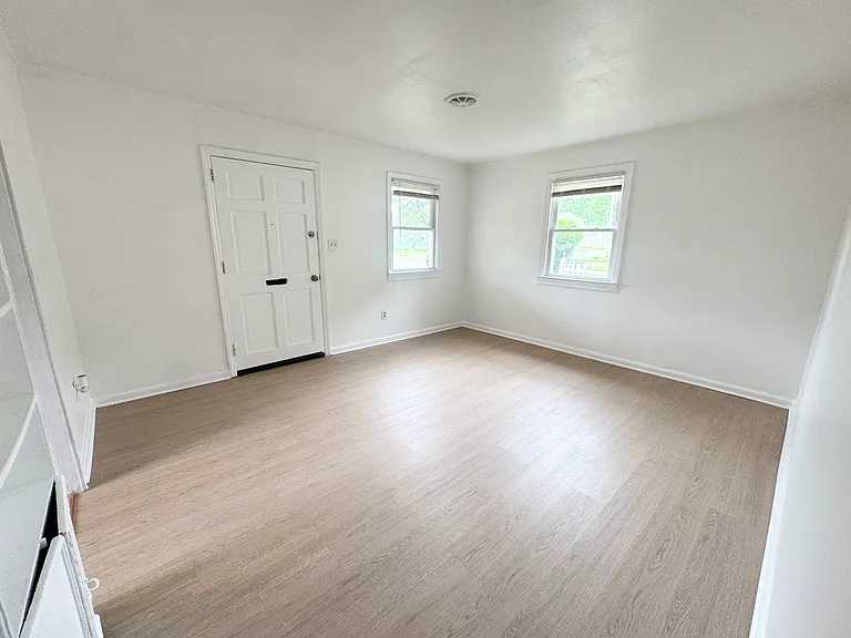 155 Bunche Blvd — Photo 5