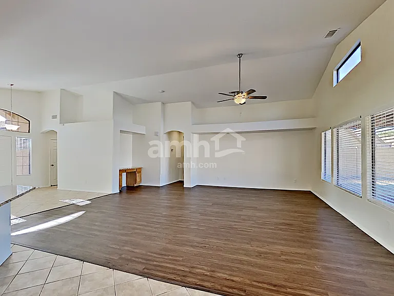 1920 S 85th Ln — Photo 9