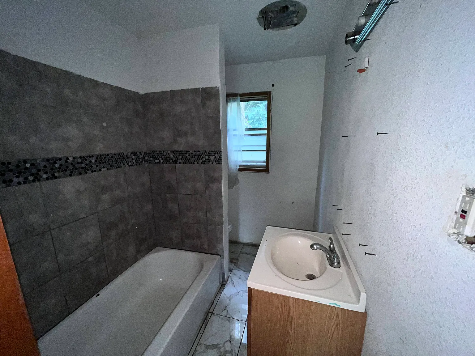2 bed, 1064 sqft, $495 — Photo 4