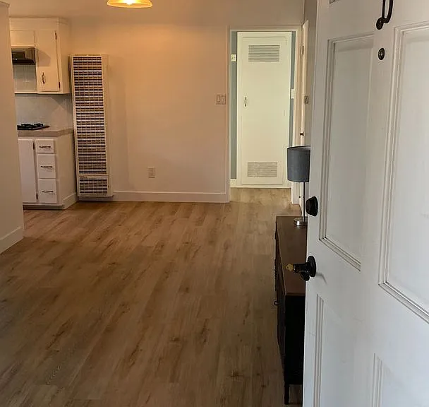 1401 Manhattan Beach Blvd — Photo 2