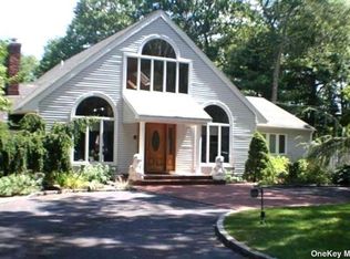 41 Dietz Ave, Lake Grove, NY 11755