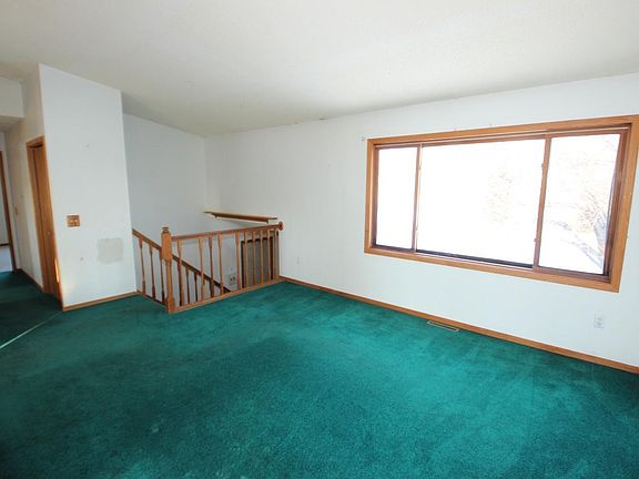3rd image of 1340 127th Ln NE