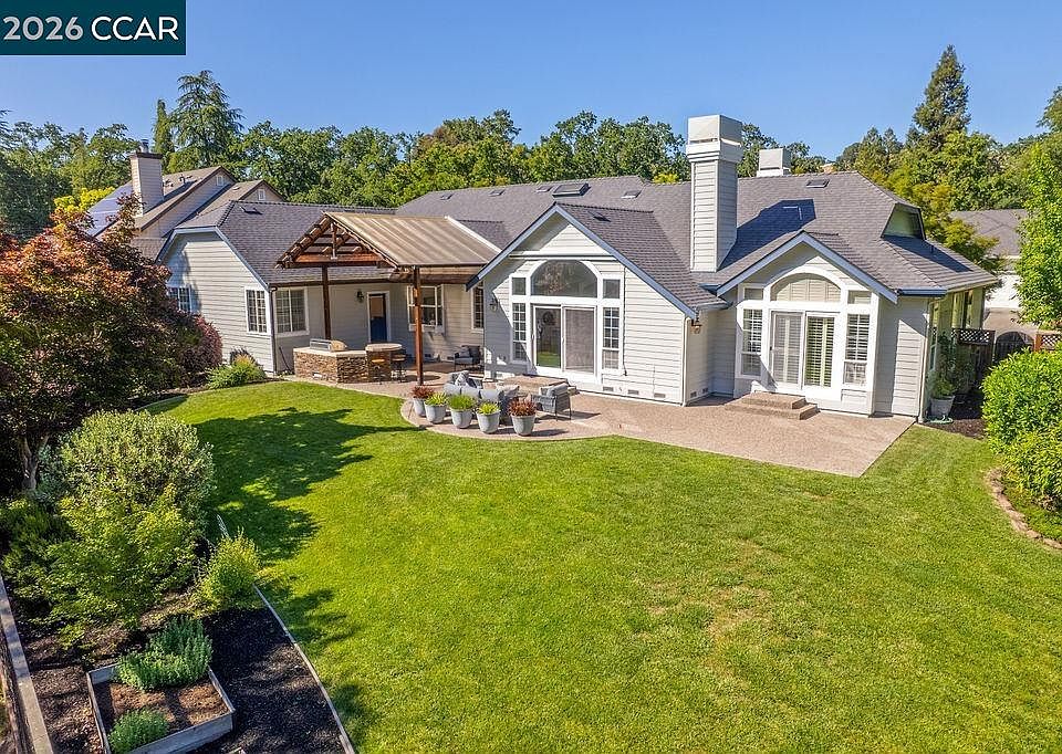 1st image of 3 Meadowbrook Ln