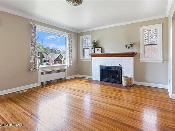 3rd image of 106 Douglas Dr