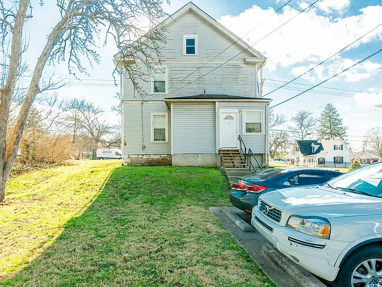224 E Main St #B — Photo 5