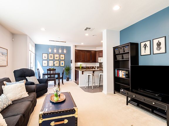 4th image of 5507 W 149th Pl Unit 15