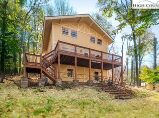 128 Greenbriar Rd, Banner Elk, NC 28604