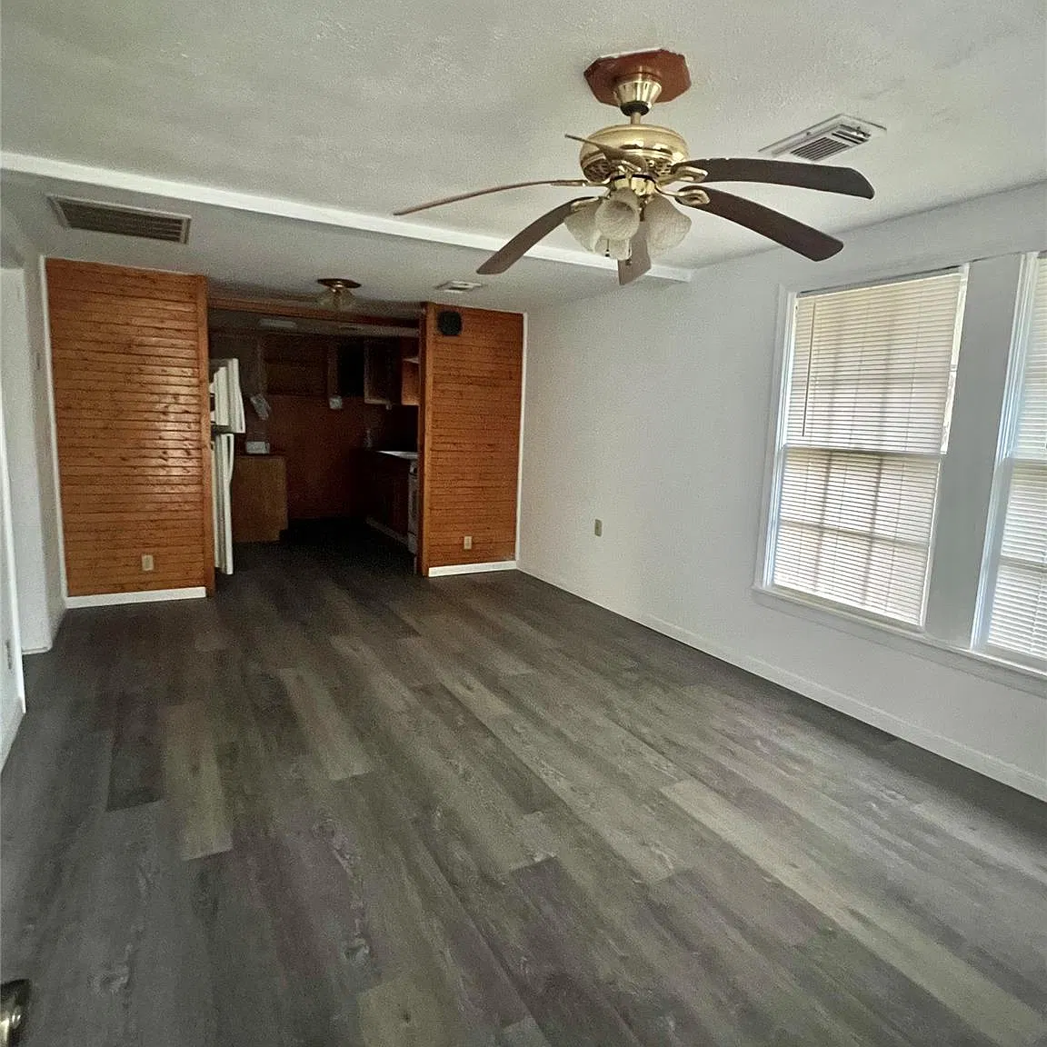 2 bed, 1.0 bath, 732 sqft, $1,100 — Photo 4