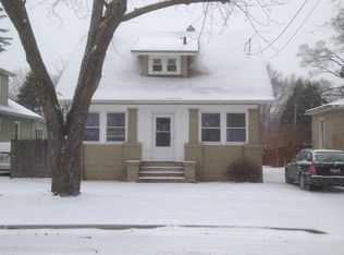 706 Jay St, Elgin, IL 60120