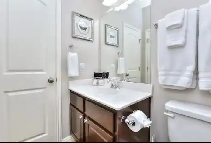 323 Sycamore St — Photo 24