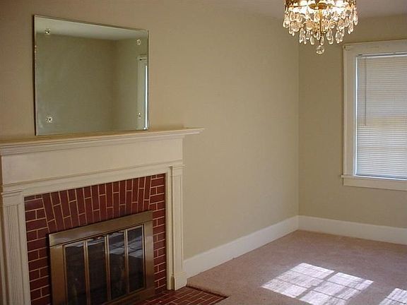 3rd image of 1909 Edgeworth Dr
