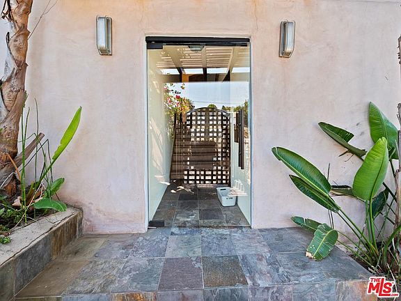 3rd image of 2420 W Sunset Blvd