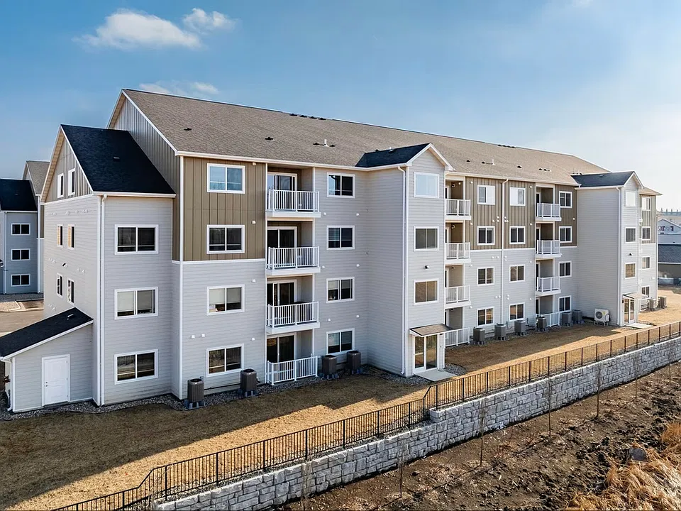Building Photo 2
