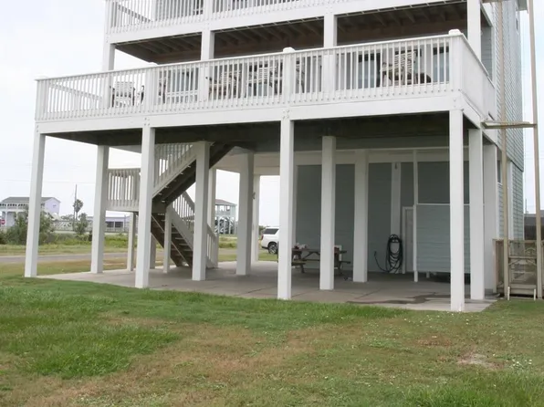 1355 Keith Ave, Gilchrist, TX 77617