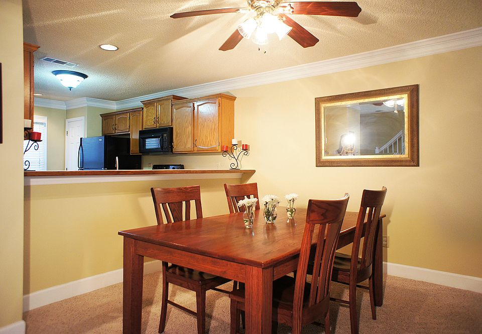 Dining Room Area Open to Kit