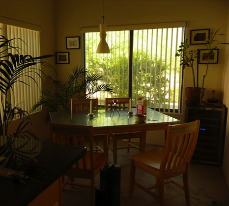 dining area in the kitchen
