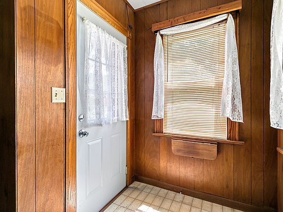 4th image of 2041 12th St