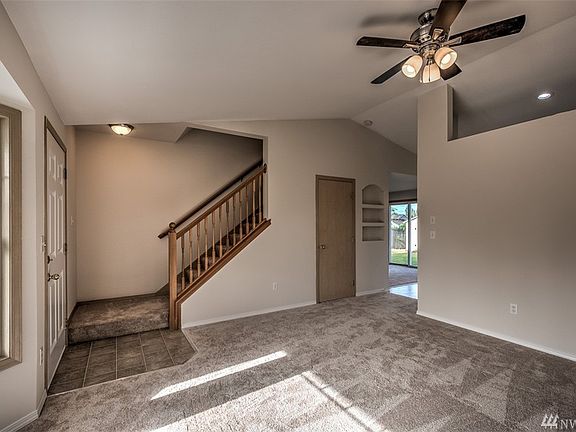 3rd image of 606 Pine Ln