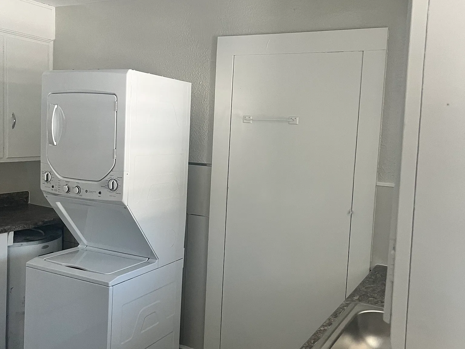 2 bed, $900 — Photo 4