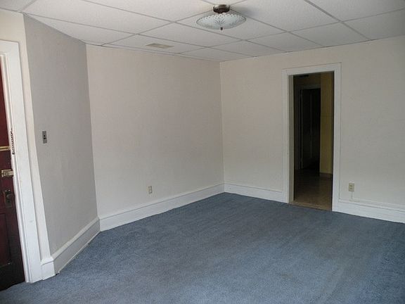 2433 Perkiomen Ave. Living Room