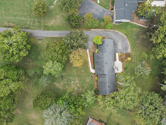 3rd image of 773 W Meade Dr