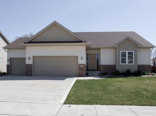 3515 Park Side Dr, Des Moines, IA 50317