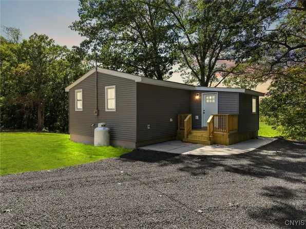 165 Paddy Lake Rd, Oswego, NY 13126