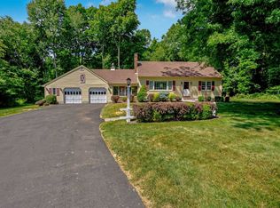 11 Carmen Dr, Poughkeepsie, NY 12603