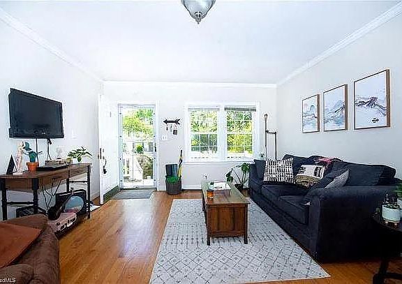 4th image of 1506 Garland Dr #B