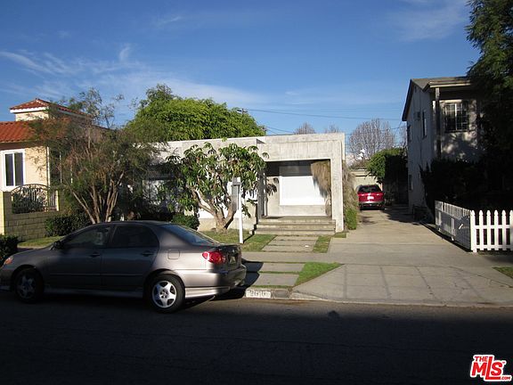 3rd image of 2616 S Sepulveda Blvd