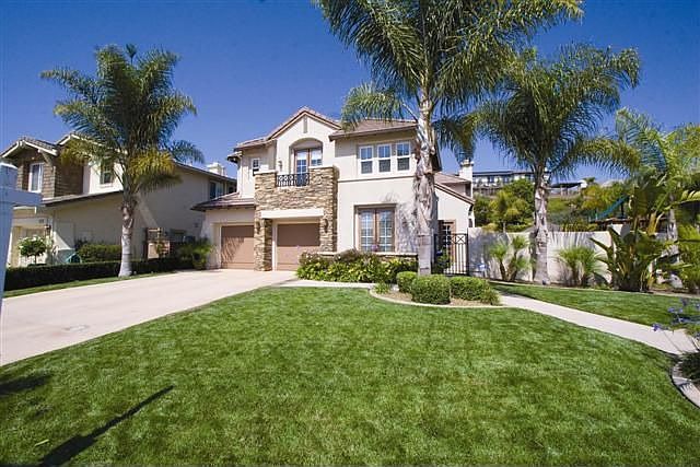 Gorgeous curb appeal