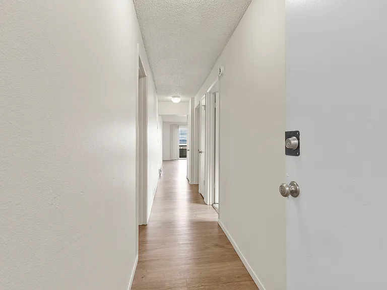Baycrest Apartments — Photo 38