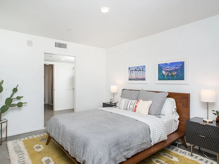 The Californian Coastal Apartments — Photo 31