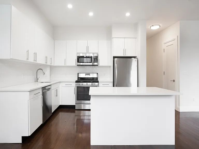 98 Morningside Ave #24 — Photo 2