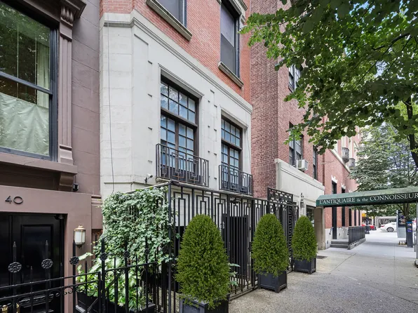 38 East 73rd Street image 1 of 24