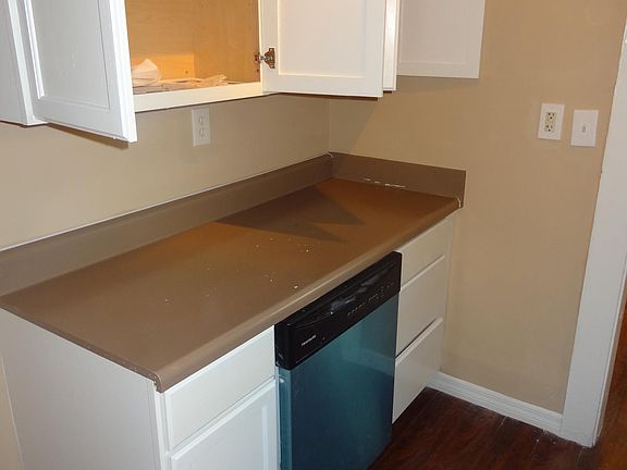 4th image of 1160 Ingleside Ave