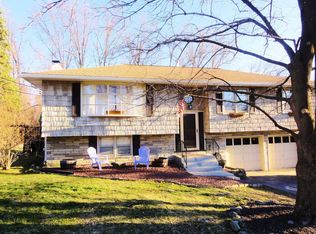 24 Continental Dr, Fishkill, NY 12524