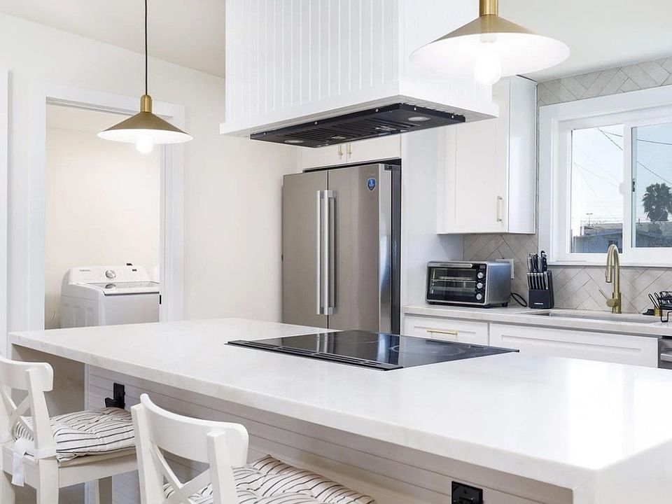 1st image of 1128 Hemlock Ave #3