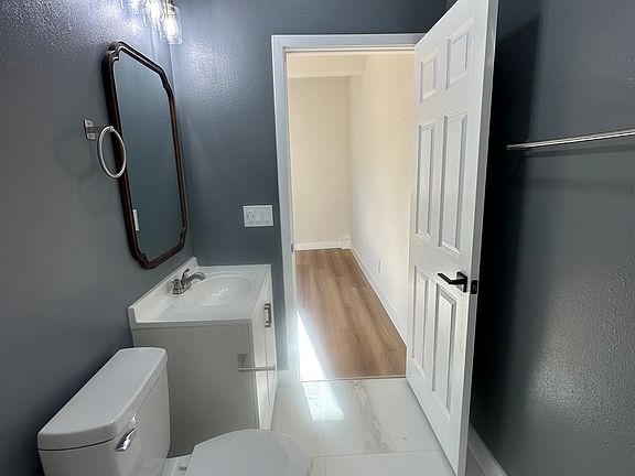 5th image of 3637 Sedlock Dr Unit 4