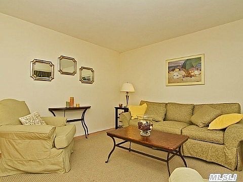 3rd image of 6 Lilly Ct