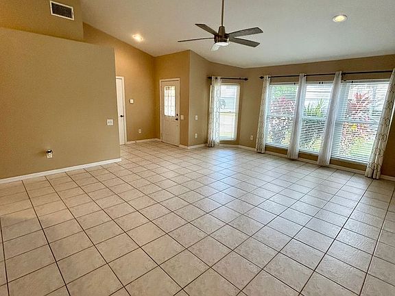 5th image of 929 Beresford Way