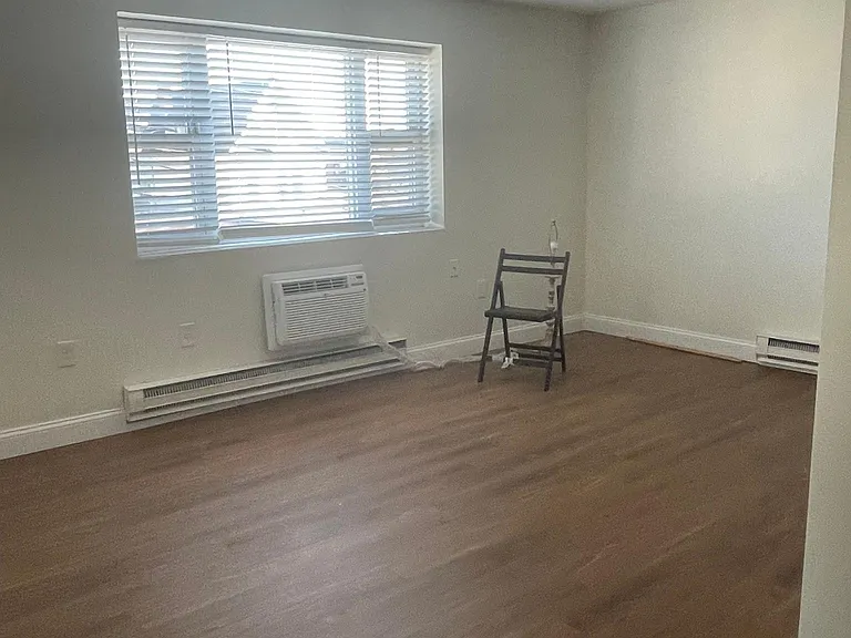297 Main St #15 — Photo 3