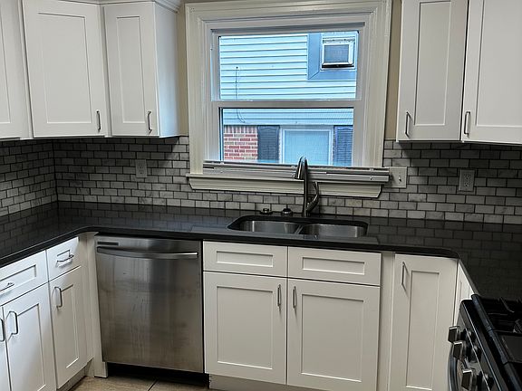 4th image of 3765 Kearney Ave
