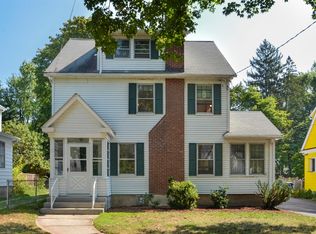 86 Griswold Dr, West Hartford, CT 06119