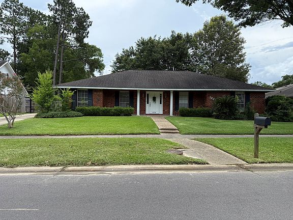 2nd image of 1226 Stoneliegh Dr