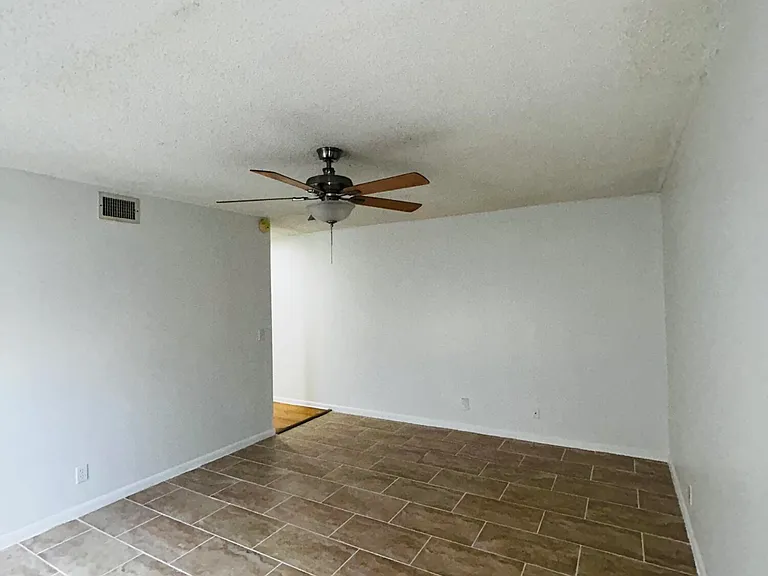 11983 Shakerwood Ln — Photo 42