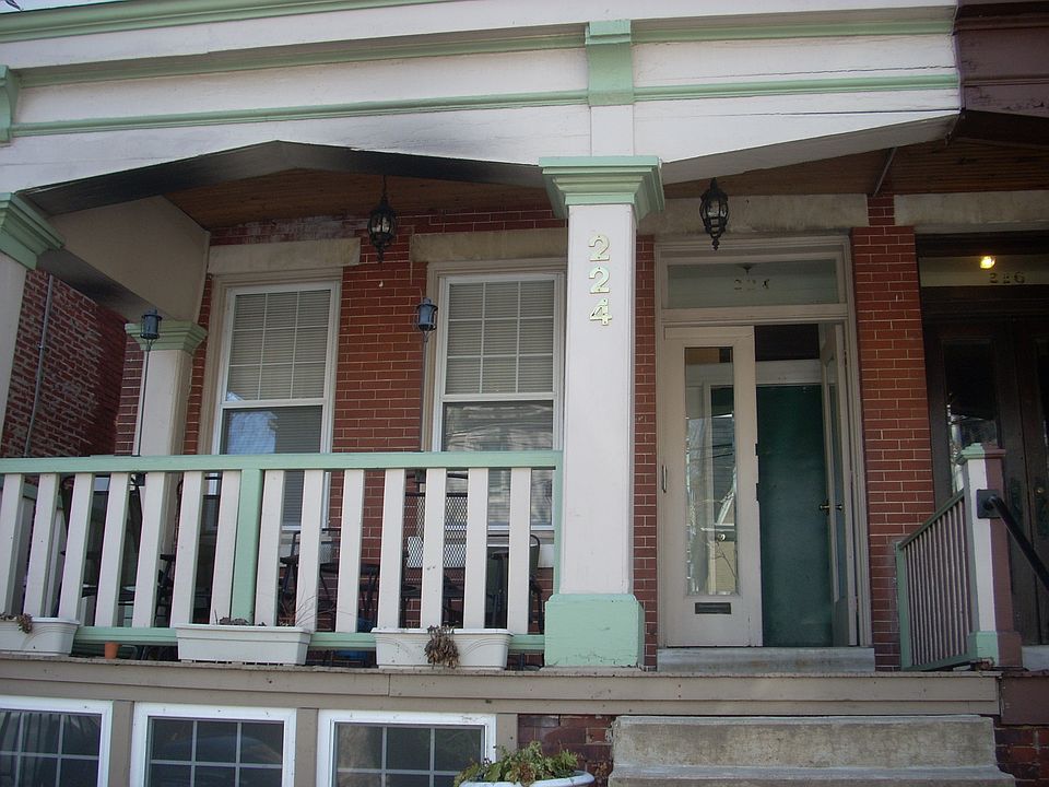 1st image of 224 W 14th St