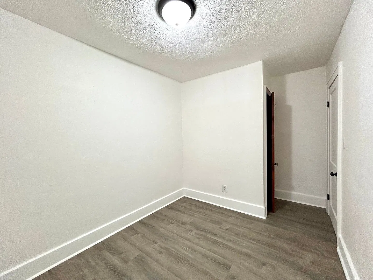 3 bed, 1.0 bath, $1,225 — Photo 4