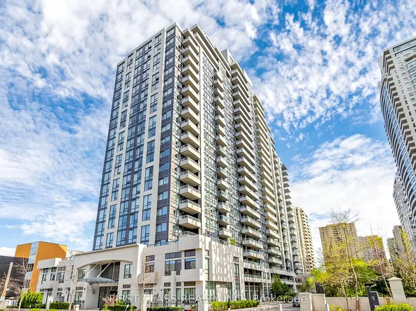 35 Hollywood Ave, Toronto, ON